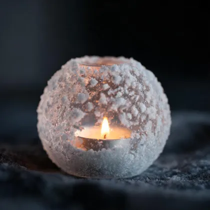 Snowball candle holder